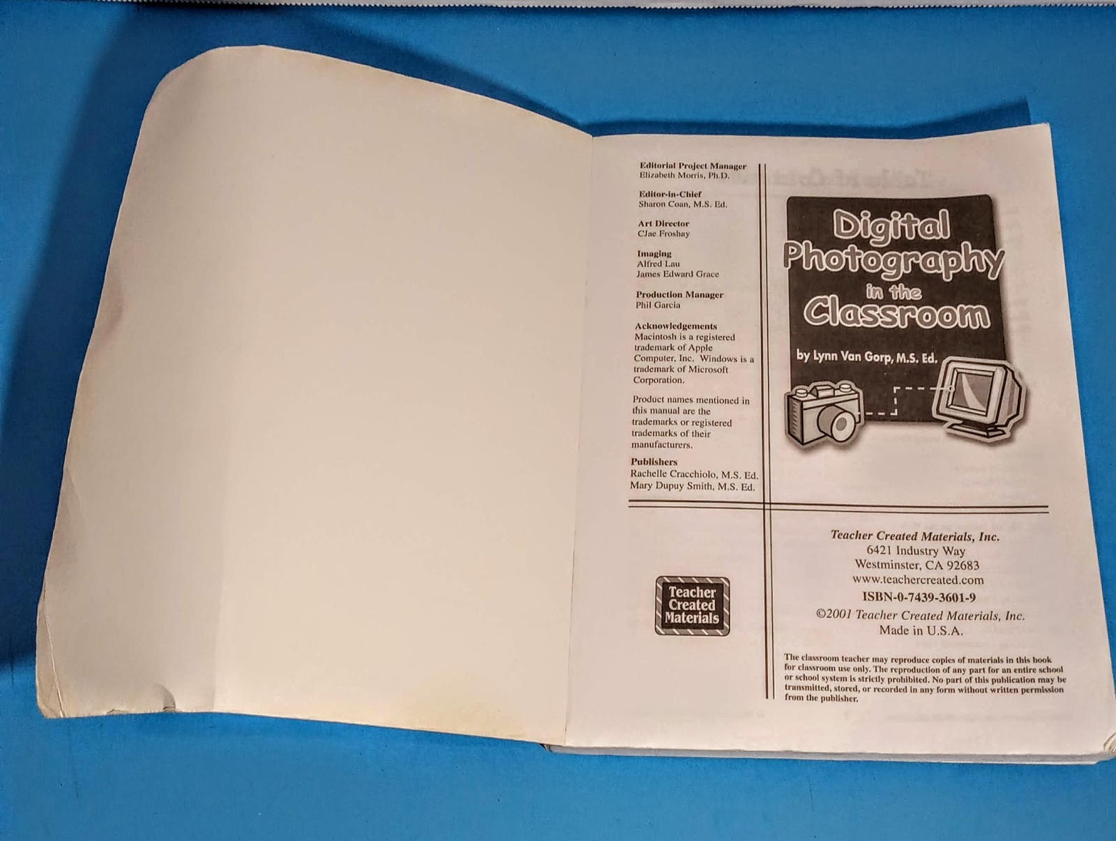 “Digital Photography in the Classroom” w/CD-Photography Book-240 pages-pre-owned