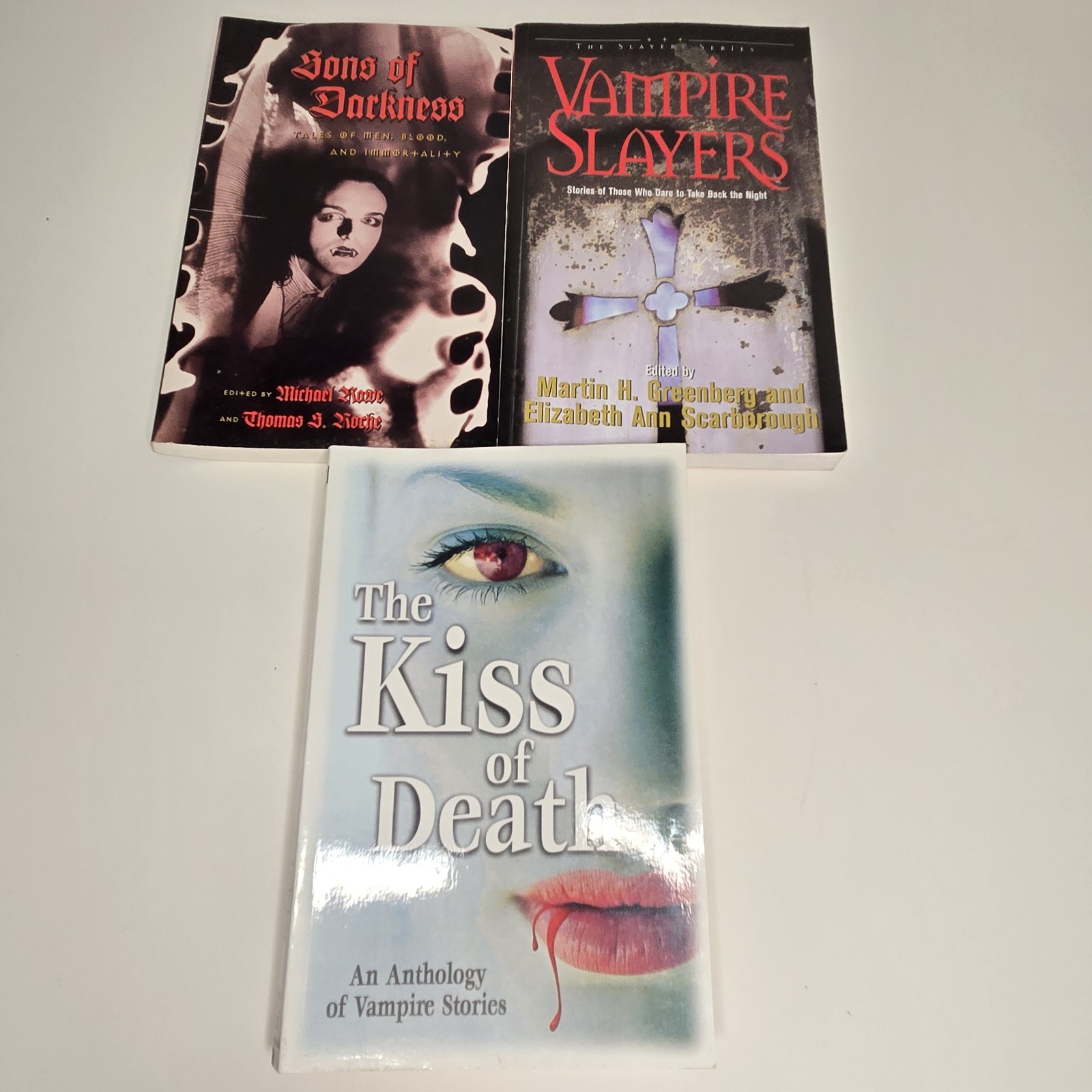 Lot Of 3 Vampire Anthology VTG PB Kiss Of Death/Vampire Slayers/Sons Of Darkness