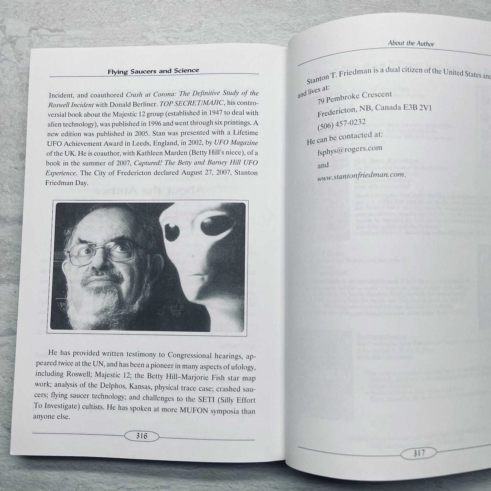 Flying Saucers & Science SIGNED Friedman – A Scientist Investigates UFOs ©2008