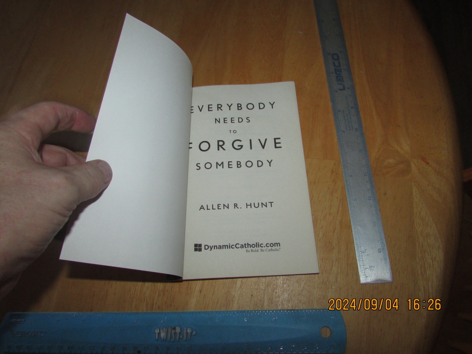 Everybody Needs to Forgive Somebody by Allen R. Hunt (2012, Trade Paperback)