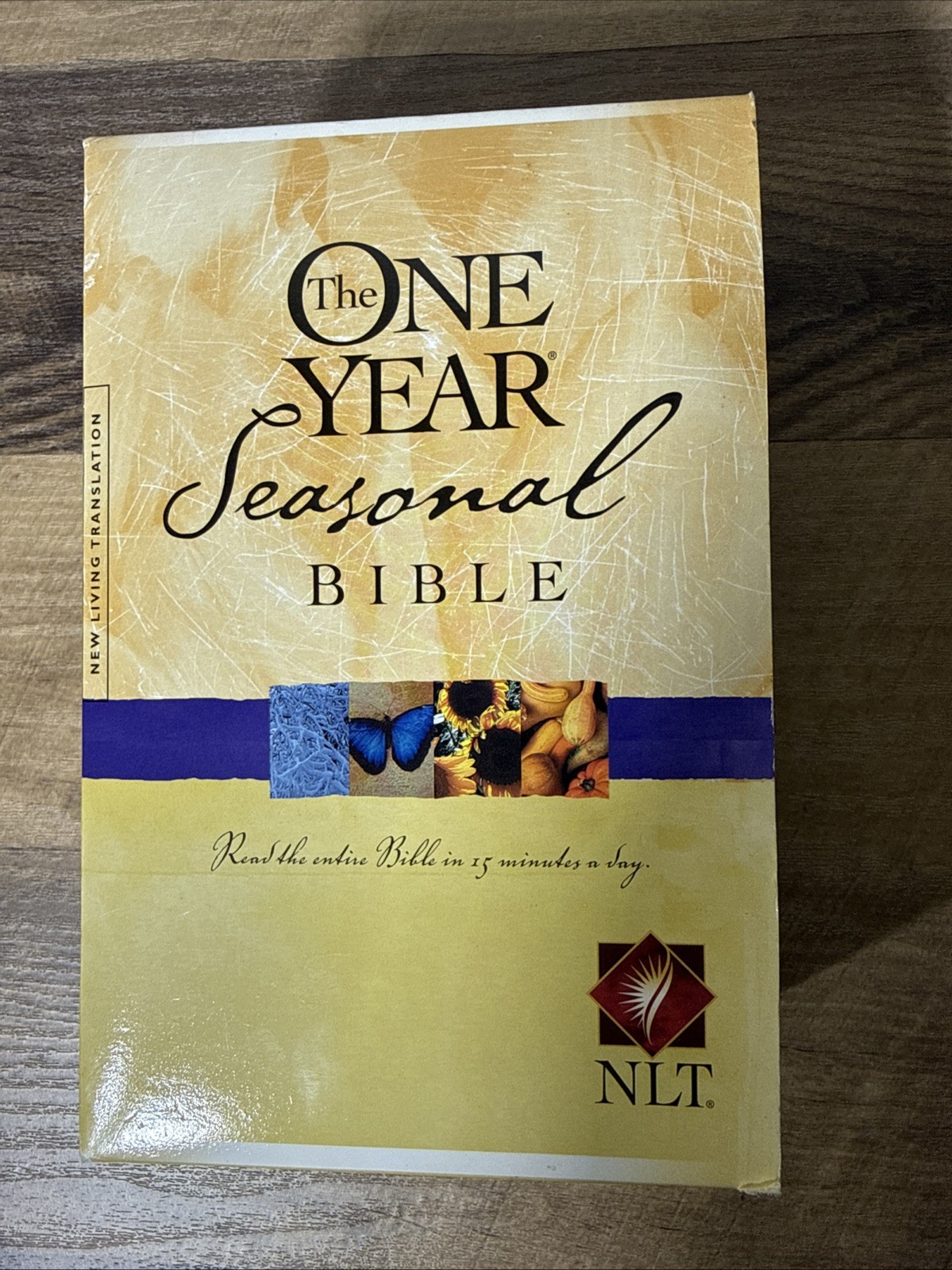 One Year Seasonal Bible NLT slipcase set (One Year Seasonal Gift Set)