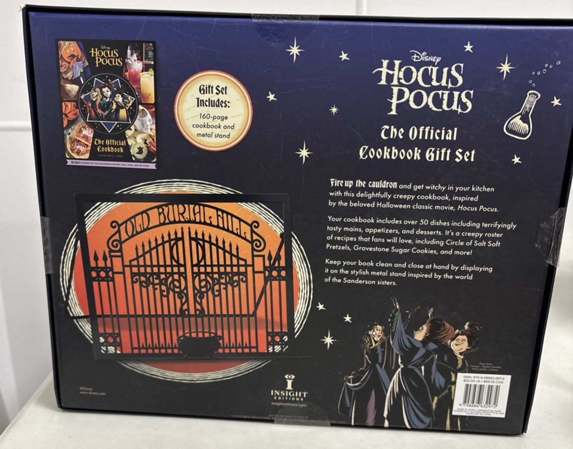 Hocus Pocus The Official Cookbook Gift Set Brand NEW!