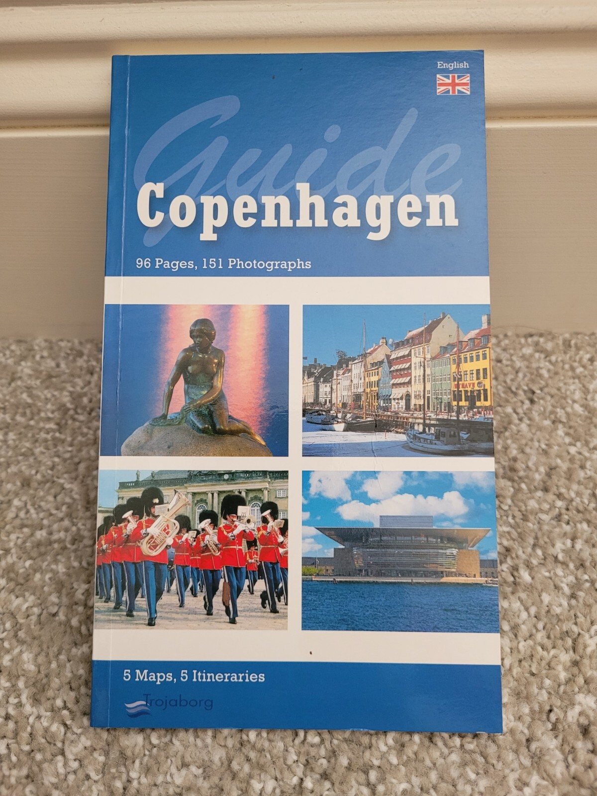 GUIDE TO COPENHAGEN – ENGLISH – 96 PAGES, 151 PHOTOGRAPHS -TROJABORGS FORLAG