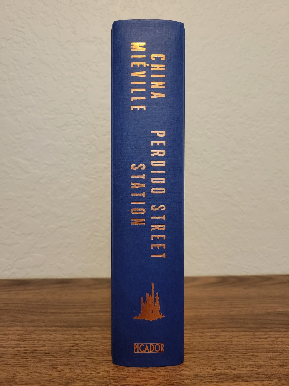 SIGNED Perdido Street Station by China Mieville Broken Binding