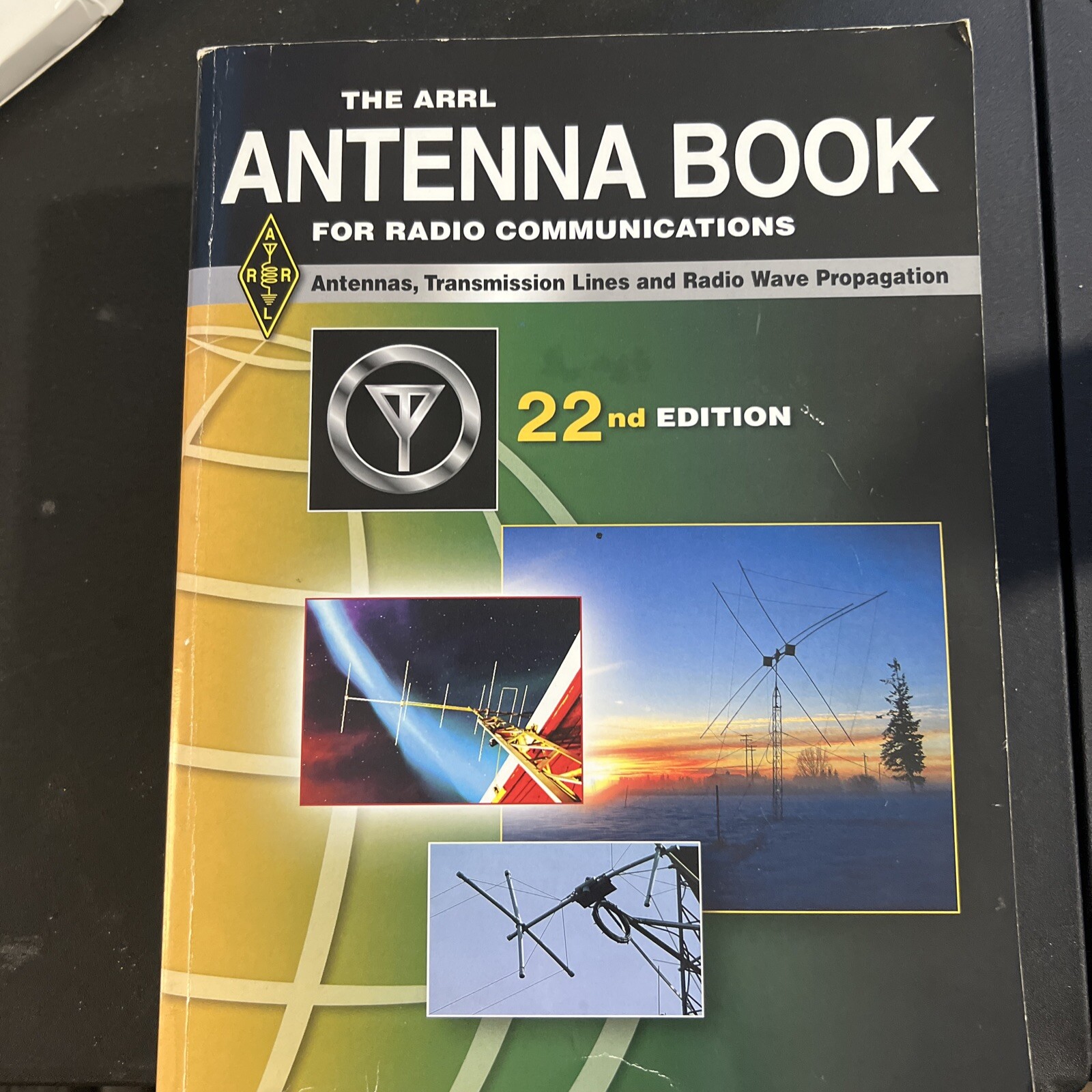 ARRL Antenna Book 22nd Ed Softcover [Paperback] ARRL Inc.