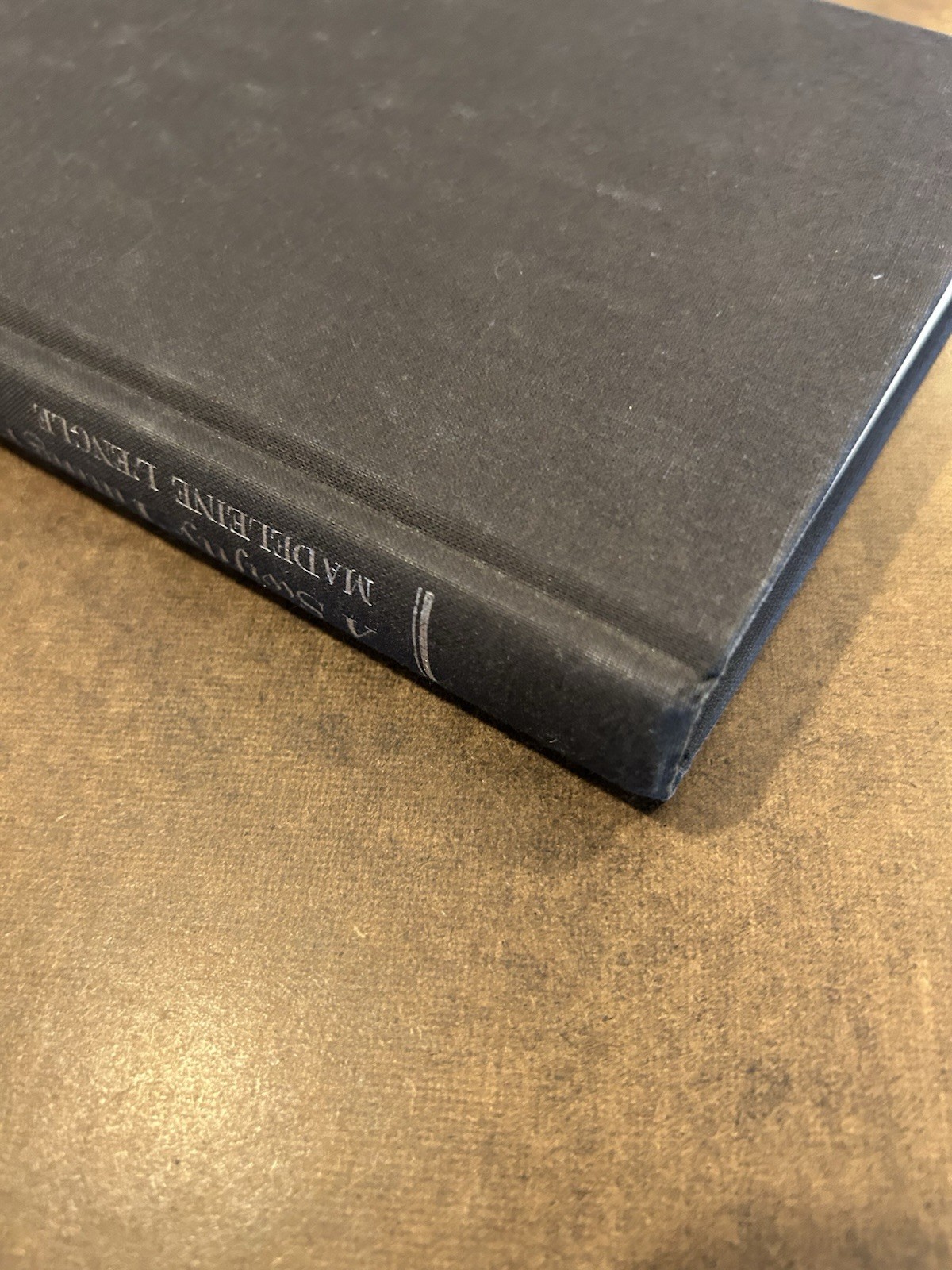 SIGNED!! A SWIFTLY TILTING PLANET Madeleine L’Engle First Ed. 13th Print 1978
