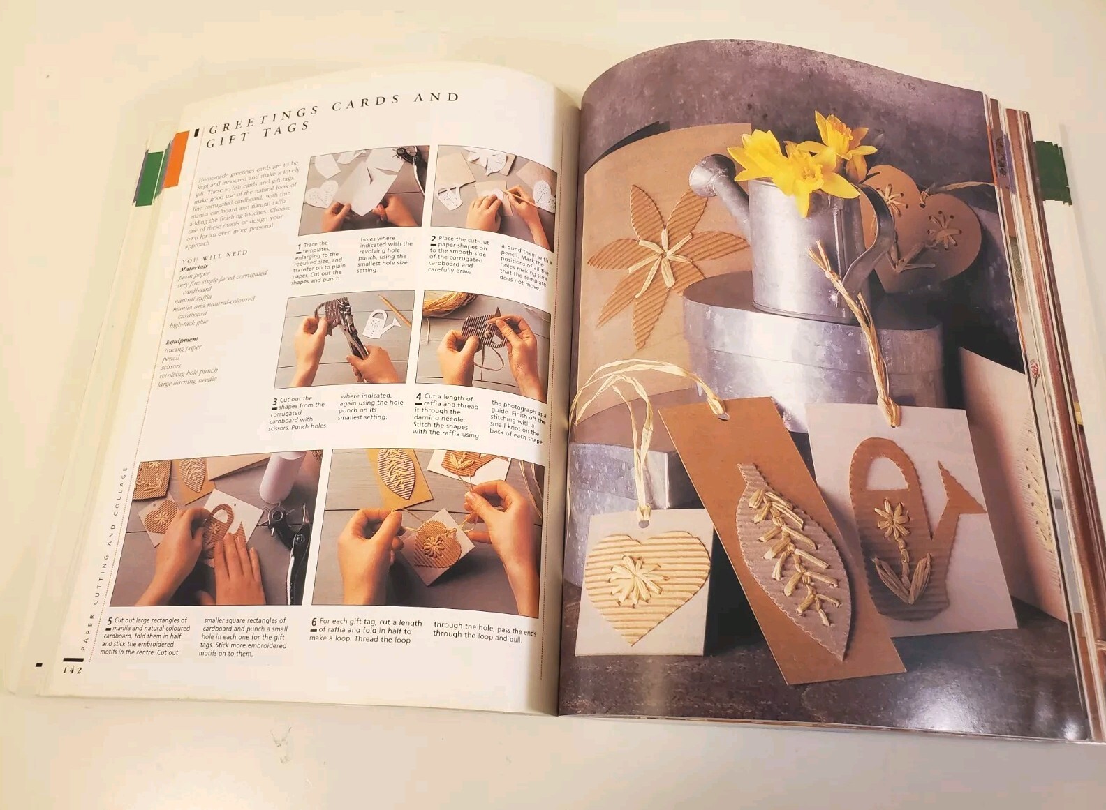 Papercrafts and Origami Paperback Softcover Hermes House Arts & Crafts 512 Pages
