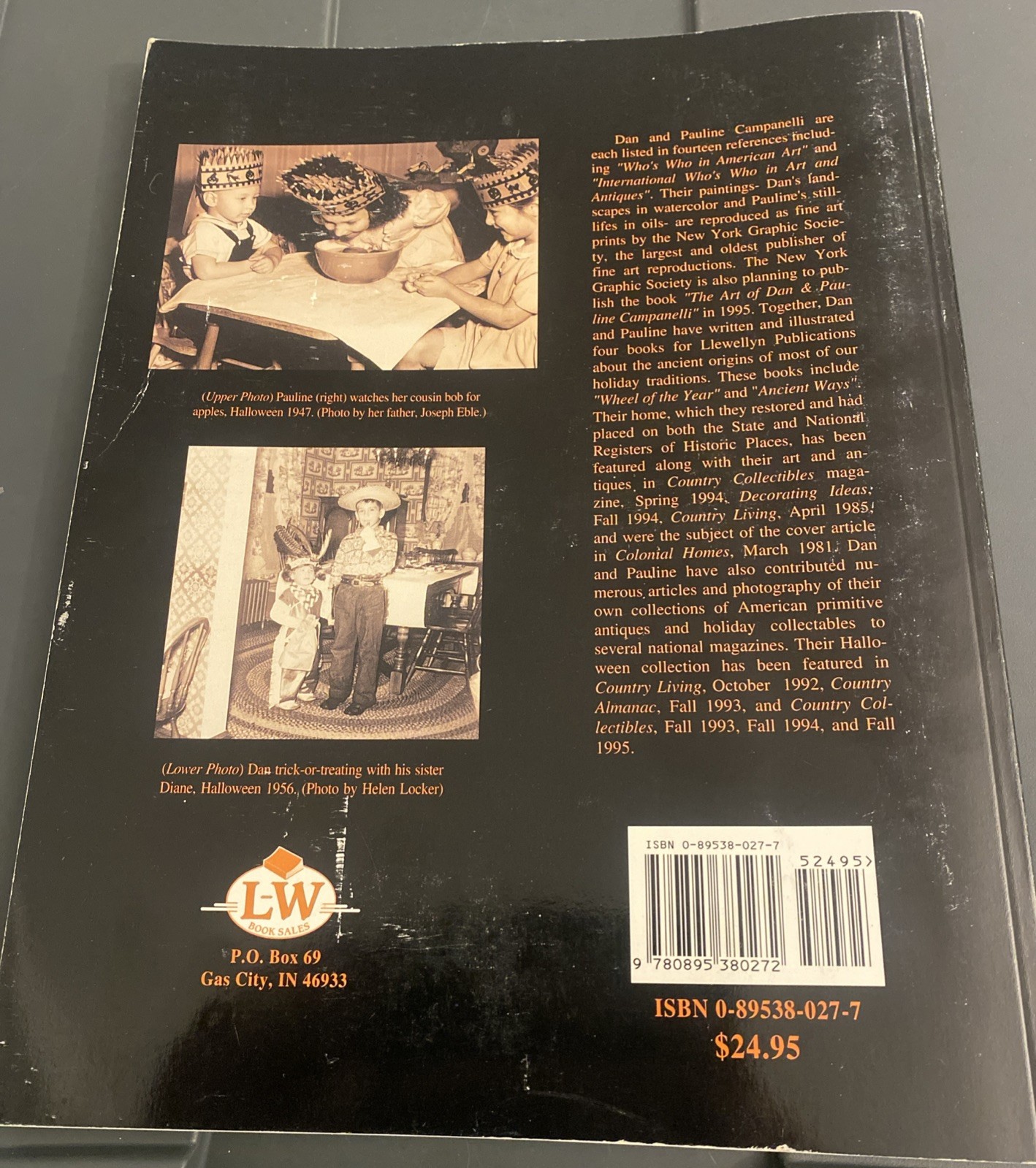 HALLOWEEN COLLECTIBLES – A PRICE GUIDE. DAN & PAULINE CAMPANELLI 1995