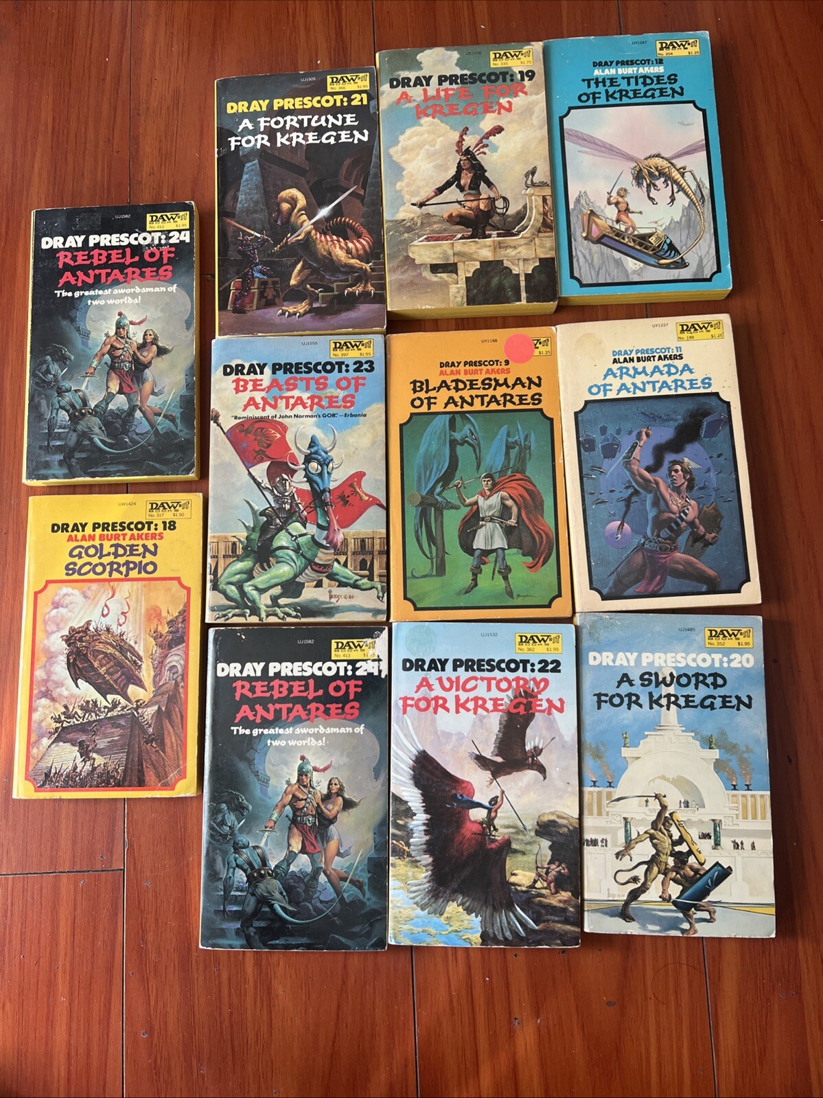 Lot 11 Dray Prescot DAW books, paperbacks in good condition