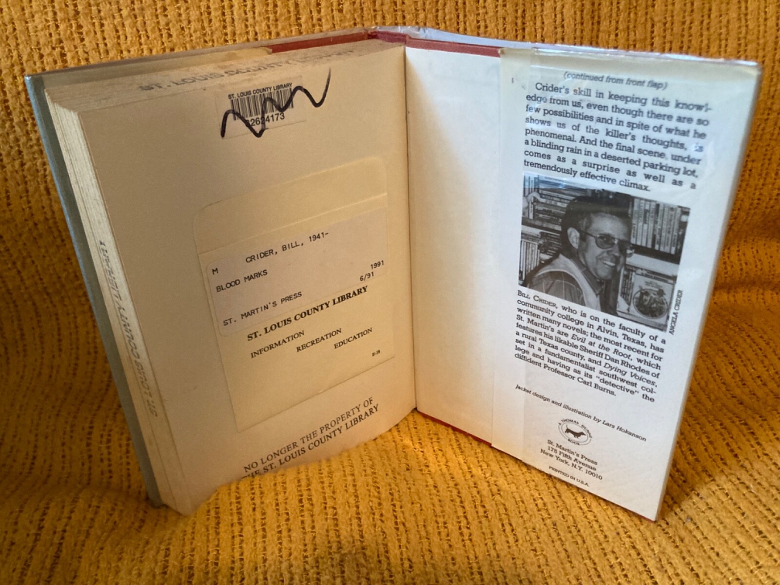 Blood Marks (Bill Crider, Hardcover, St. Martin’s Press, 1991, First Edition)