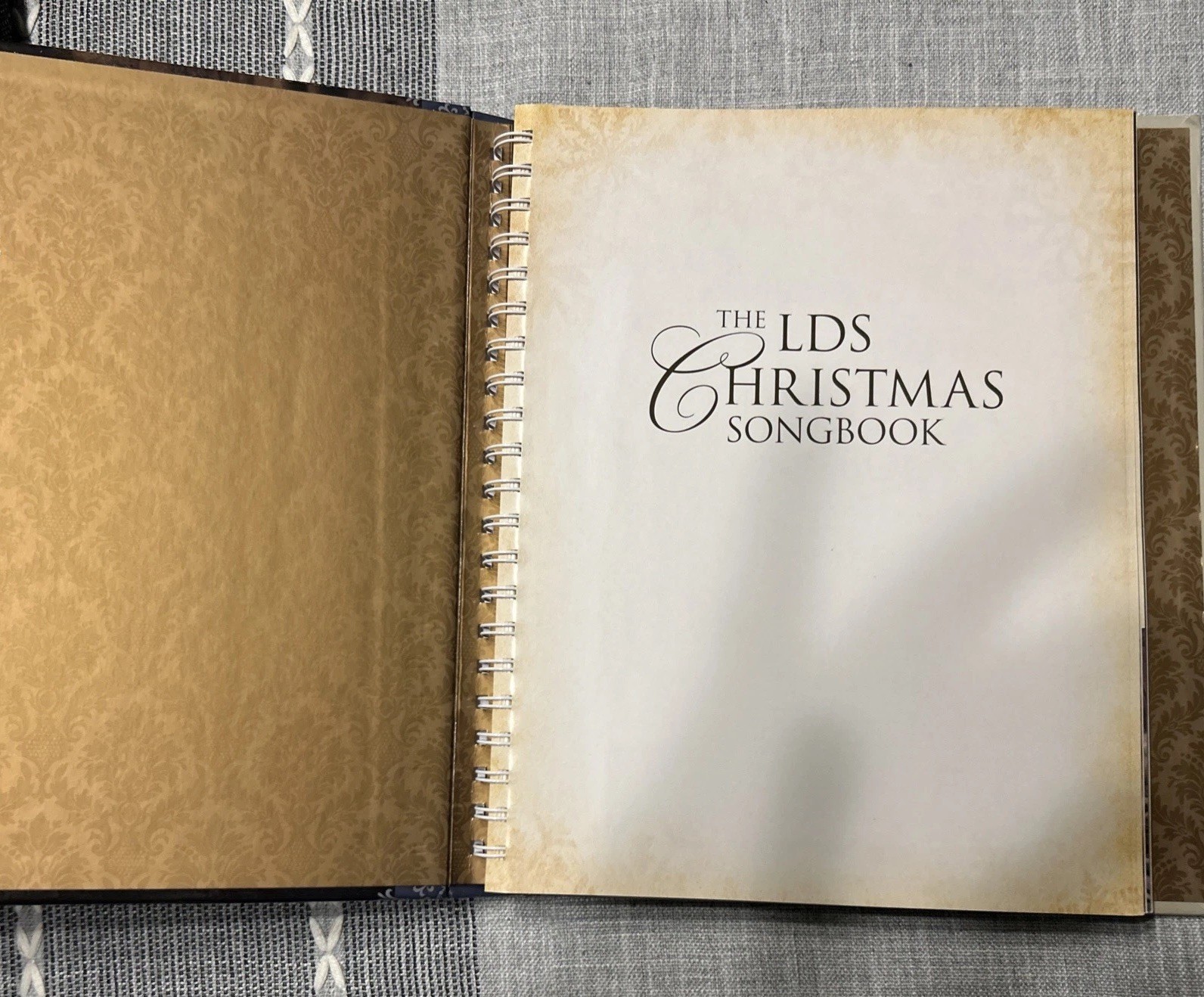 The LDS Christmas Songbook – Covenant Communications Illustrated 2010