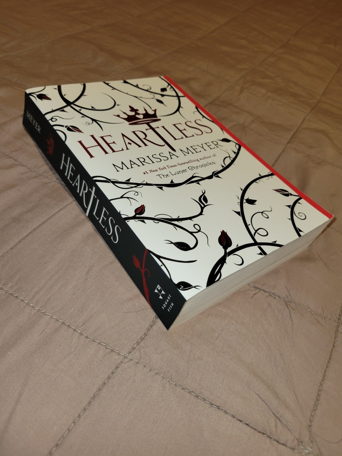 Heartless by Marissa Meyer – Paperback Like New by Square Fish
