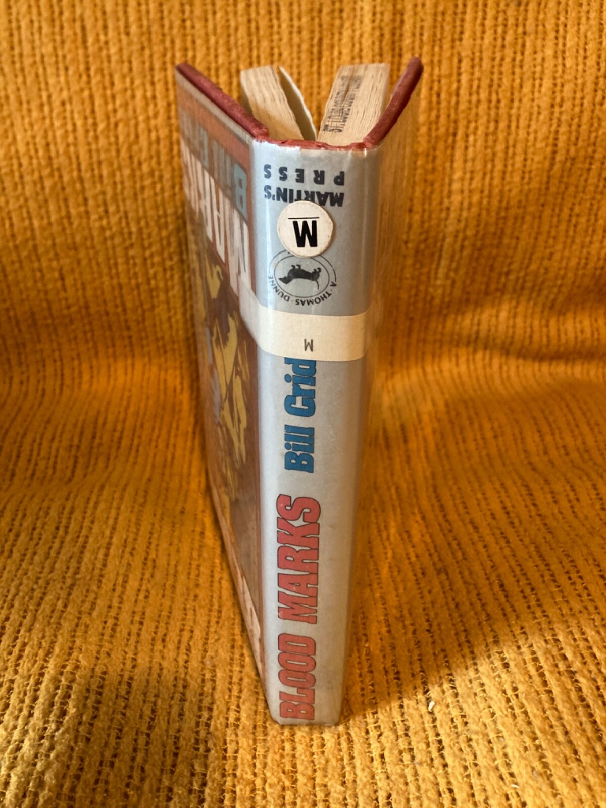 Blood Marks (Bill Crider, Hardcover, St. Martin’s Press, 1991, First Edition)